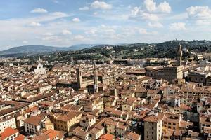 uma vista panorâmica de florença na itália foto