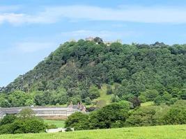 uma vista da zona rural de cheshire perto do castelo de beeston foto
