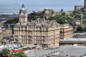 uma vista panorâmica de edimburgo na escócia foto