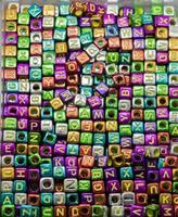 cubos de letra do alfabeto colorido foto