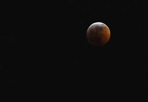 Superlobo de sangue eclipse da lua atinge a totalidade