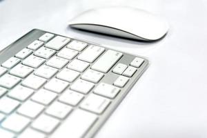 mouse e teclado sem fio foto