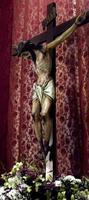 crucifixo com jesus.crucifix na igreja. foto