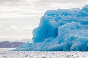 gelo marinho, iceberg no ártico foto