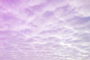 textura de um céu nublado sombrio ao amanhecer foto