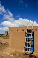 taos pueblo no novo méxico, eua foto