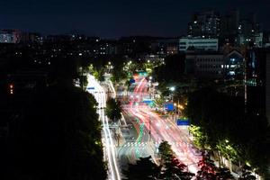 visão noturna de sinchon, seul, coreia foto