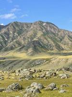 paisagem de deserto seco nas montanhas foto