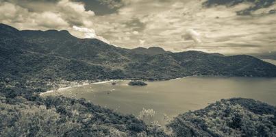 big island tropical island ilha grande abraao beach panorama brazil. foto