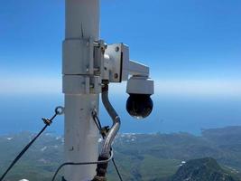 câmera de segurança cctv para monitoramento e proteção florestal foto