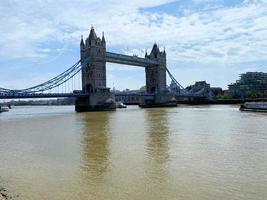 Londres no Reino Unido em junho de 2022. Uma vista da Tower Bridge em Londres foto