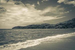 grande ilha tropical ilha grande praia de palmas praia brasil. foto