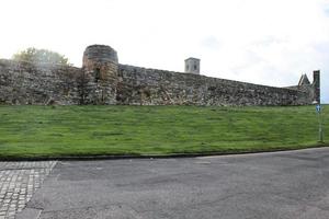 uma vista de st andrews na escócia foto