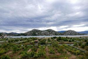 croácia vista para a montanha foto