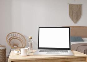 laptop com tela branca em branco, na mesa de madeira em casa. simulação de computador. livre, copie o espaço para aplicativo, jogo, apresentação do site. tela de laptop vazia pronta para seu projeto. interior moderno. renderização 3D. foto