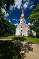 igreja luterânica no verão foto