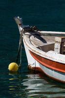 barcos de pescadores tradicionais da grécia foto