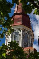 igreja luterânica no verão foto