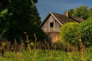 paisagens da zona rural da letônia na primavera foto