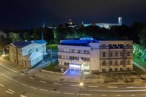 cidade velha de tallinn no verão foto