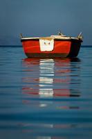 barcos de pescadores tradicionais da grécia foto