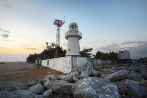 farol em laem charoen village royong tailândia foto