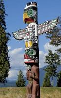 Stanley Park, Vancouver, Canadá, 09-01-2003, totem nativo americano foto