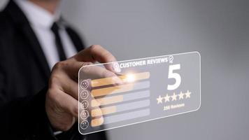 avaliação do cliente bom conceito de classificação, avaliação do cliente por feedback de cinco estrelas, depoimento de feedback positivo do cliente. foto