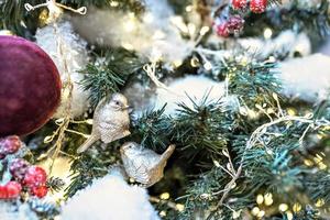 fundo de natal de uma árvore de natal decorada com feriados de toys.winter de natal. ano Novo. foto