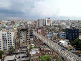 em construção metro ferroviário em dhaka bangladesh foto