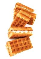 waffles vienenses com creme isolado no fundo branco. foto