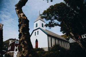 a igreja kvivik em kvivik, ilhas faroé foto