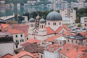 vistas da cidade velha de kotor em montenegro foto