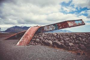monumento da ponte skeidara em skaftafell na islândia foto