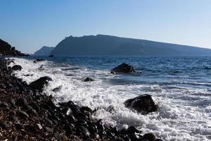 ondas e salpicos no mar mediterrâneo foto