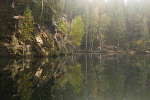 paisagens outonais de adrspach foto