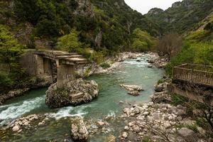 paisagens de primavera das montanhas da grécia foto