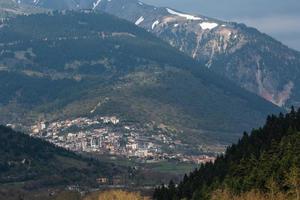 paisagens de primavera das montanhas da grécia foto