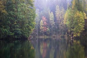 paisagens outonais de adrspach foto