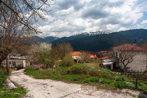 paisagens de primavera das montanhas da grécia foto