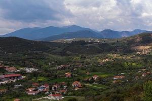 paisagens de primavera das montanhas da grécia foto