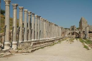 perge cidade antiga em antalya, turkiye foto