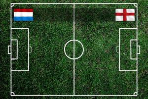 competição de copa de futebol entre a Holanda nacional e a Inglaterra nacional. foto