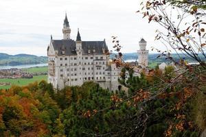 bela vista do castelo neuschwanstein foto