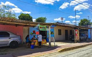 kantunilkin quintana roo méxico 2022 pequena vila kantunilkin ruas abriga igrejas e locais públicos méxico. foto