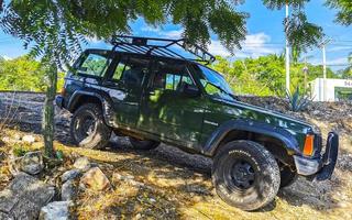 puerto escondido oaxaca méxico 2022 várias picapes mexicanas carros 4x4 veículos off-road méxico. foto