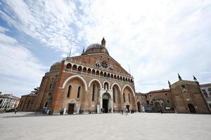 a basílica di sant antonio em padova, veneto, itália. foto