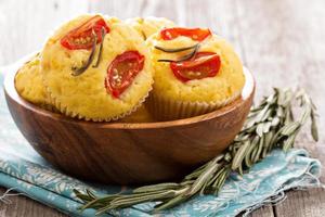 muffins salgados com farinha de milho foto