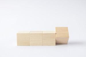 brinquedo de cubo de madeira para a criança. conceito sobre educação, negócios, jogo, estratégia, sucesso. foto