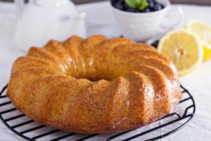 bolo bundt de limão e mármore foto